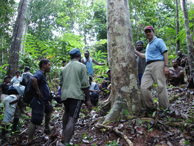 Mr. Roy Banka, PNG Forest Research Institute with Professor Blanchette and others